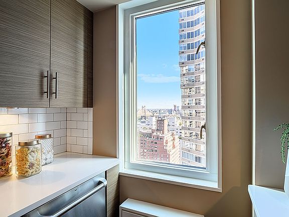 4th image of 400 E 54th St APT 28F