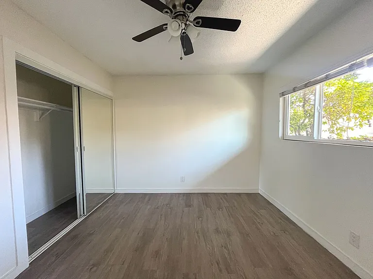 12128 Ramona Ave — Photo 10