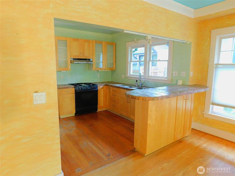4th image of 7217 4th Avenue NW