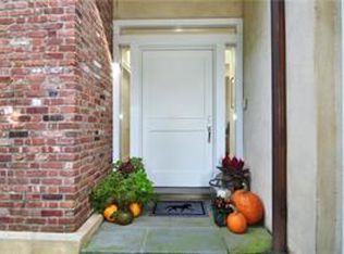 6 W Sunnyside Ln, Irvington, NY 10533