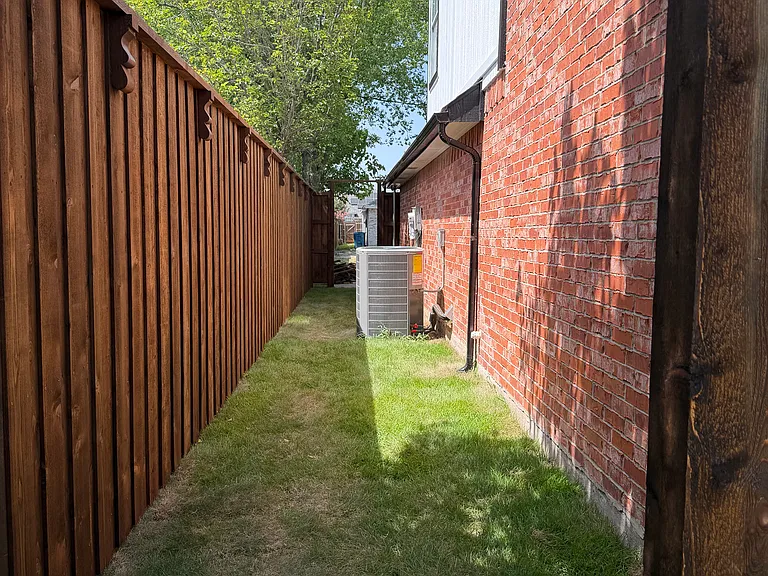 side entrance to backyard