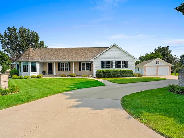 W2239 Pine Ln, Freedom, WI 54130