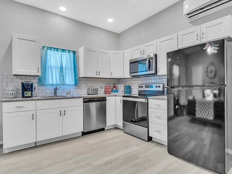 2440 NW 3rd St — Photo 18