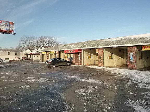 3rd image of 1450 W 12th St