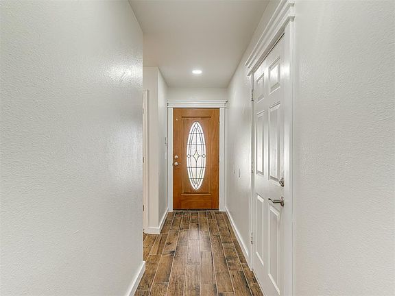 4th image of 6020 SE 82nd Cir