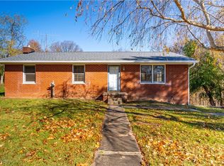 3316 New England Ridge Rd, Washington, WV 26181