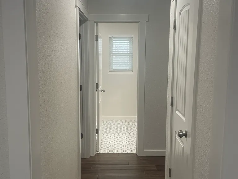 201 San Saba St — Photo 11