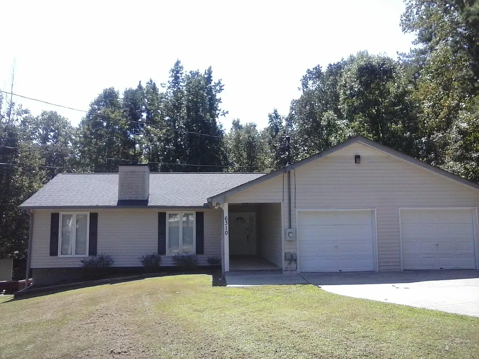 6310 Garden Ln