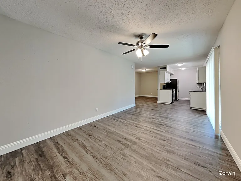4015 Hartford Dr — Photo 4