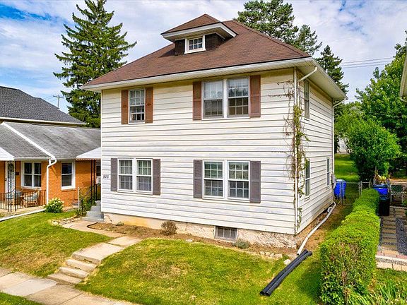 3rd image of 823 View St