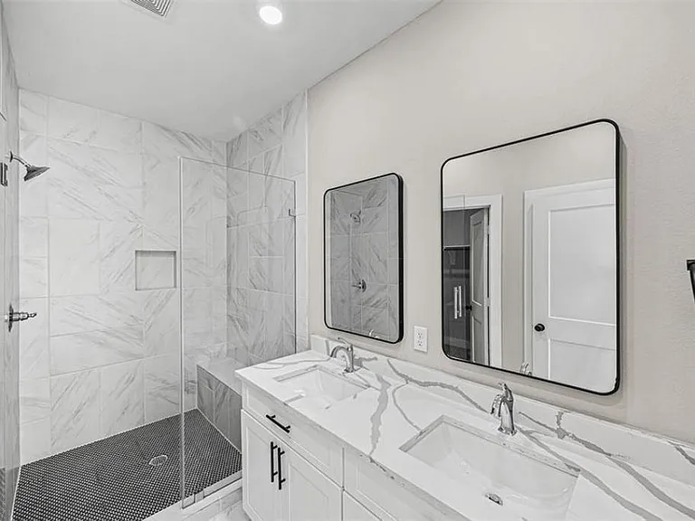 Master bath with Dual Sink and Walk in shower