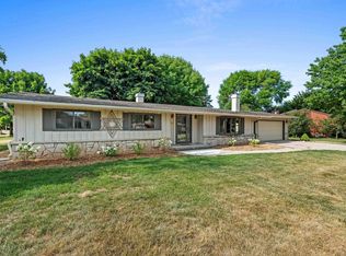 425 Frances Way, Menasha, WI 54952