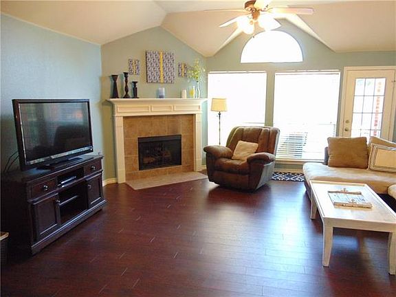 4th image of 4953 Giordano Way