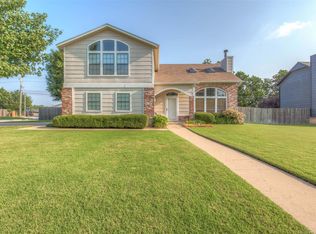 8805 E 91st Pl S, Tulsa, OK 74133