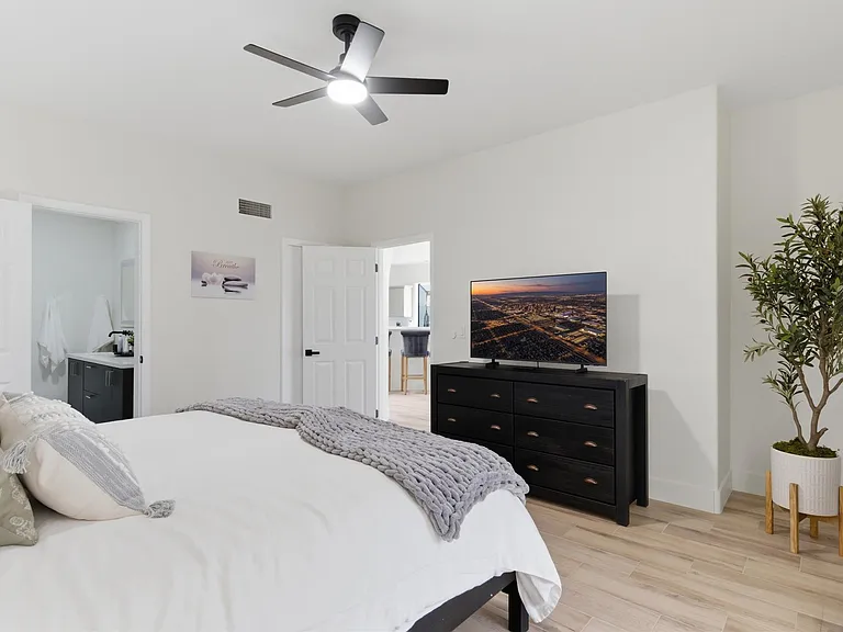 11011 N Zephyr Dr #210 — Photo 11