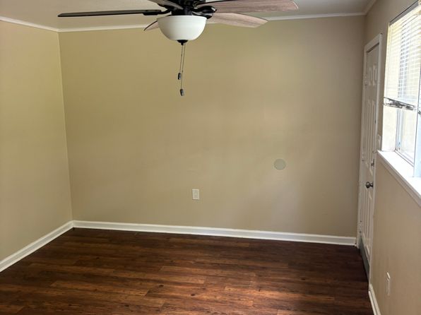 2584 Iowa St