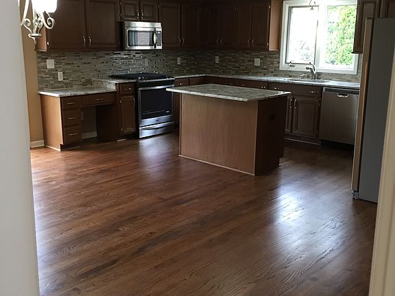 4th image of 55747 Silver Creek Ln