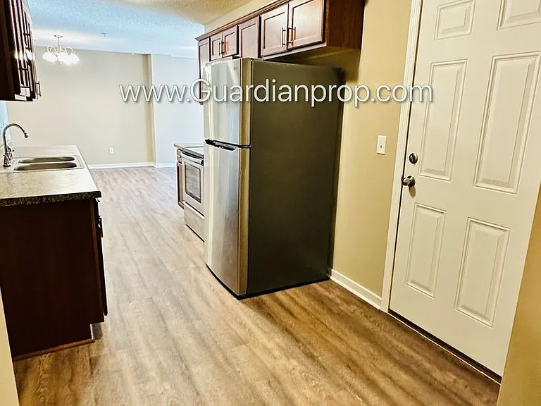 9909 Vera Cruz Ln N — Photo 4