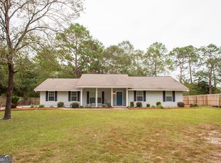5280 Kingsfield Dr, Waycross, GA 31503