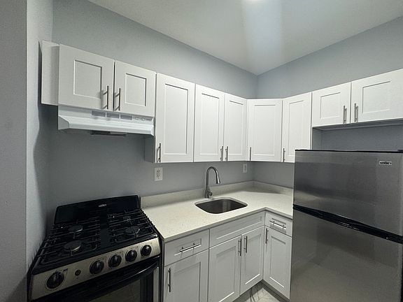 2nd image of 426 Saint Nicholas Ave APT 2B