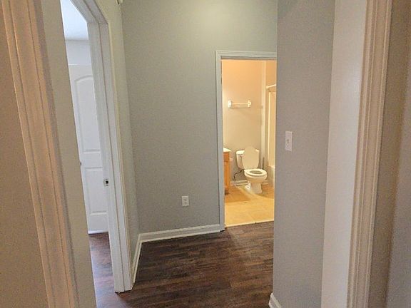 5th image of 8824 Glen Cir