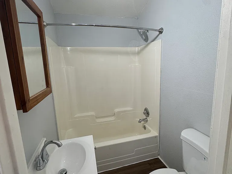 653 S 61st St #A — Photo 7