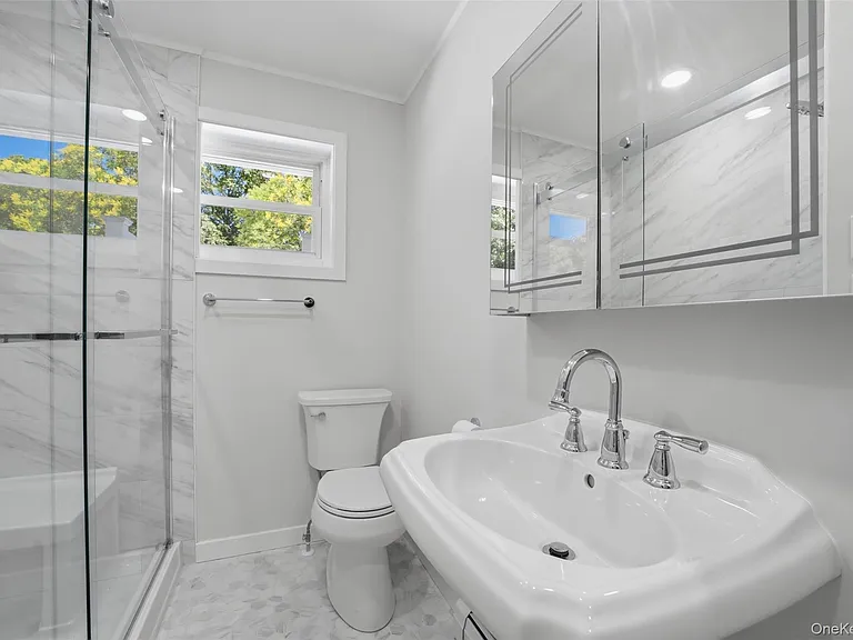 58 Carolan Rd E — Photo 28