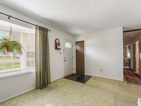 4th image of 329 Chesterville Dr