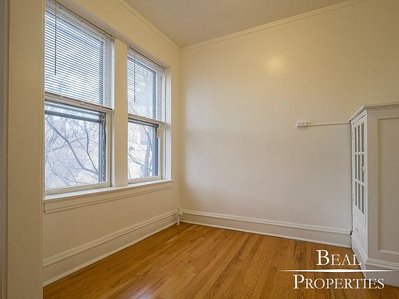 4th image of 4631 N Paulina St #4009
