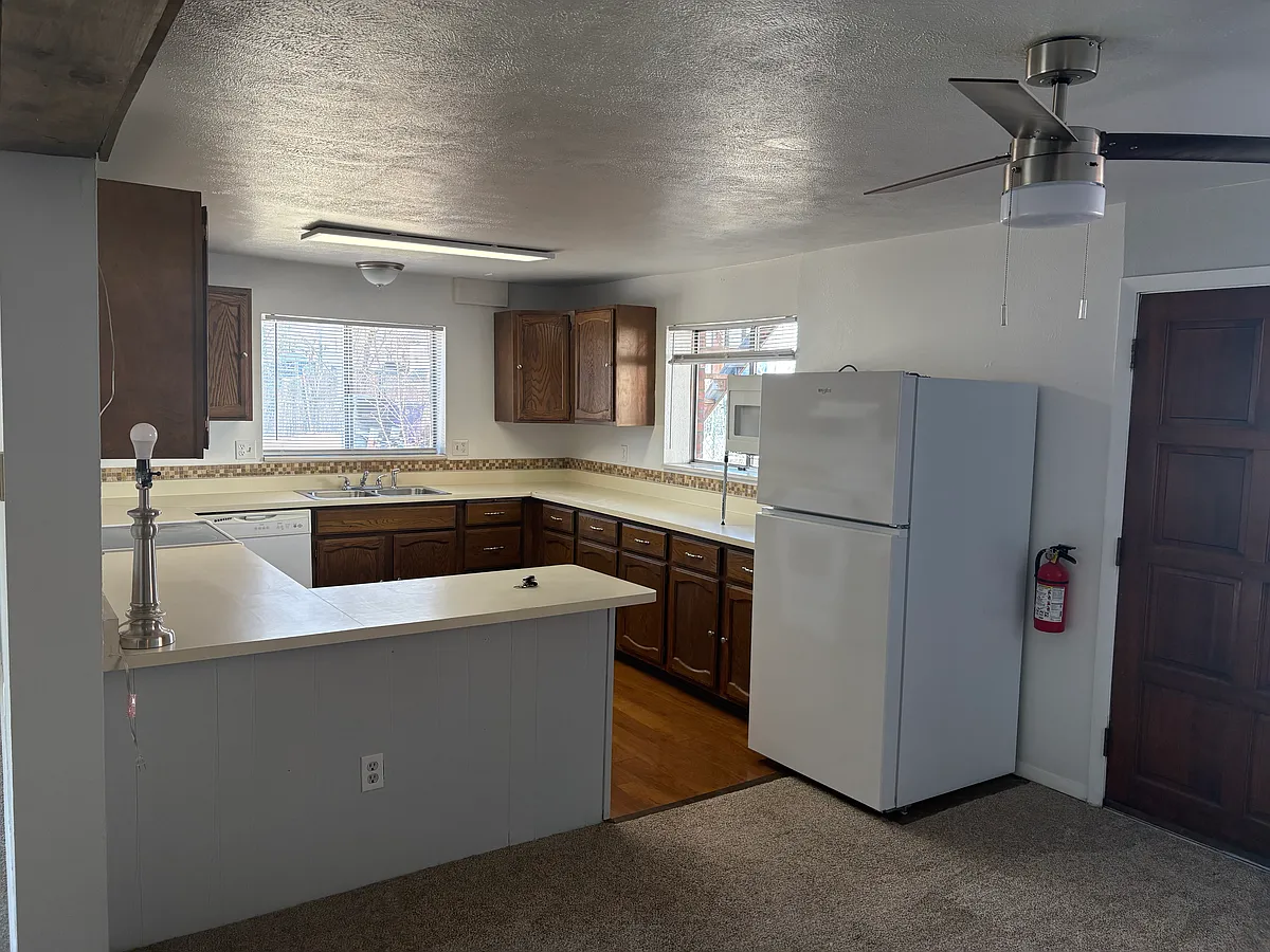 Building Photo - 2457 S Lincoln St #1