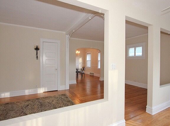 3rd image of 121 Park Ave