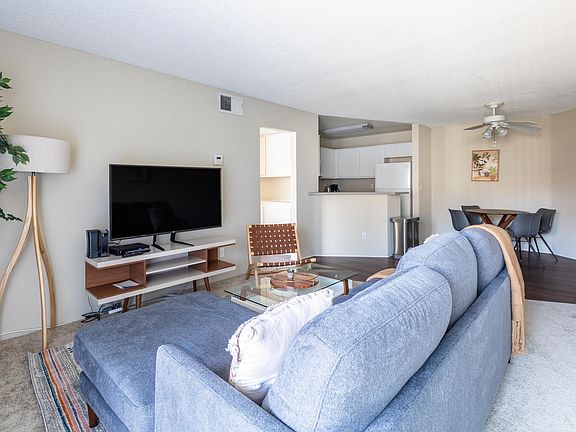 3rd image of 10046 Paseo Montril #413