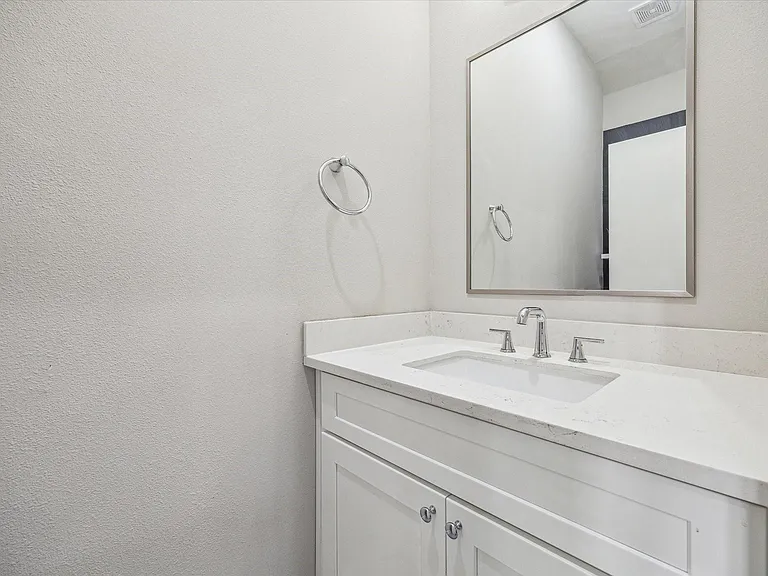 5520 Rosslyn Rd — Photo 21