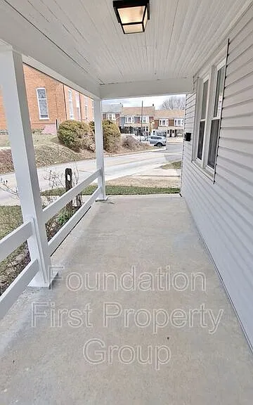 20 W Jackson St — Photo 33