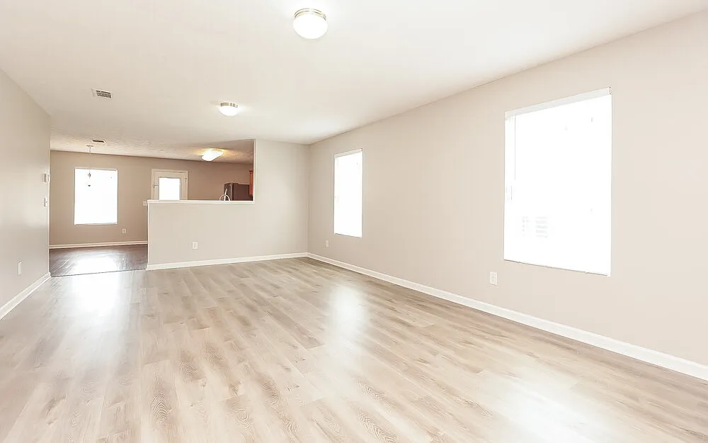 3 bed, 2.0 bath, 1744 sqft, $2,135 — Photo 4