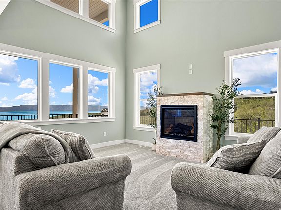3rd image of 1509 W Cedar Ridge Dr