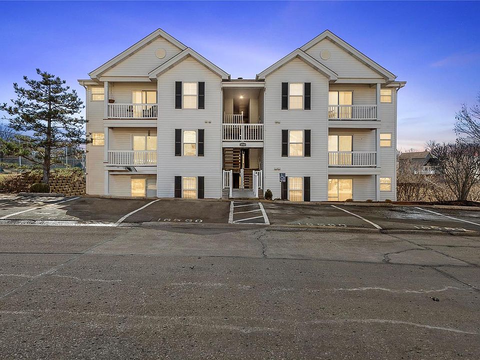 1st image of 16560 Victoria Crossing Dr Unit C