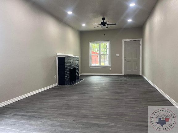 4th image of 104 Starkey St