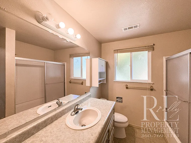 7880 Oxbow Ave NE — Photo 15