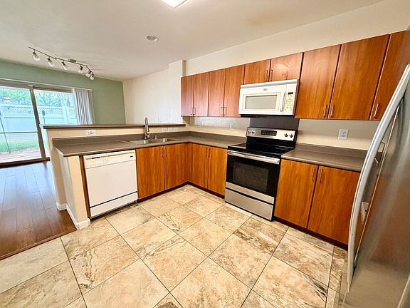 2nd image of 95-971 Ukuwai St APT 3501