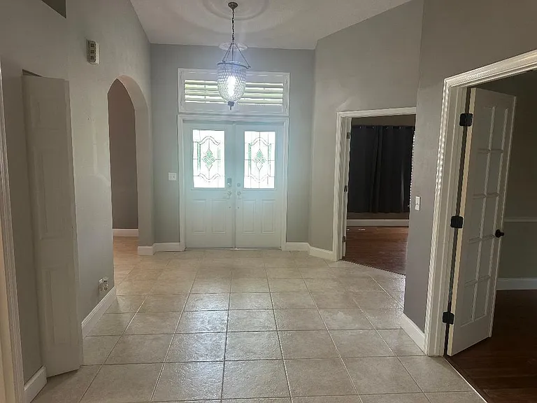 5503 NW 39th Ave — Photo 3