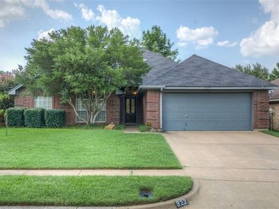 323 Lexington Ln, Euless, TX, 76039