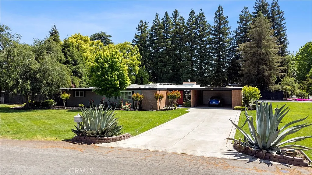 2858 Forist Ln photo 1