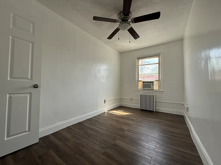 2425 E St NE #3 — Photo 11