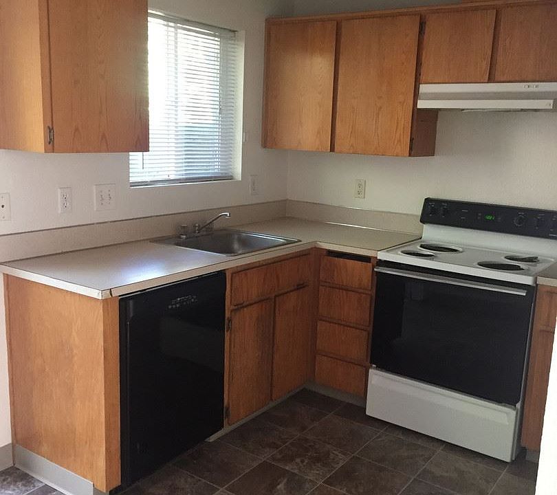 2nd image of 2831 SE 87th Ave APT 01