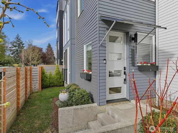 6320 41st Avenue SW #A, Seattle, WA 98136