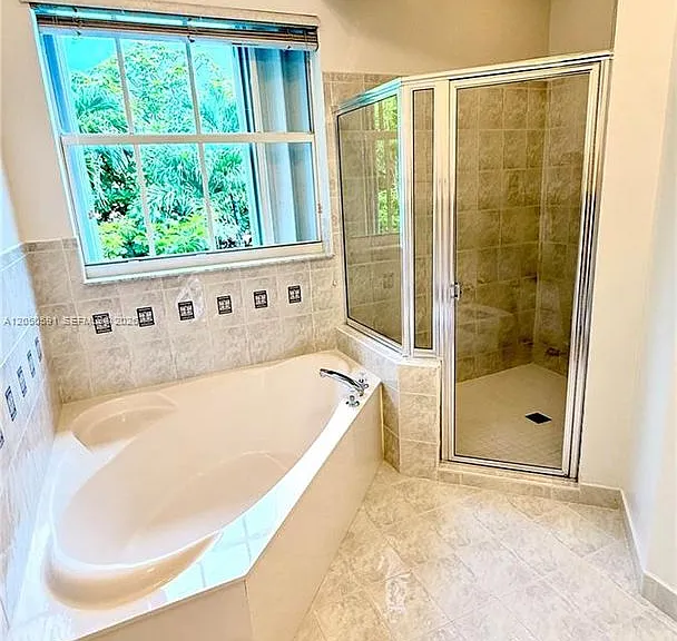 11504 SW 152nd Ct — Photo 18