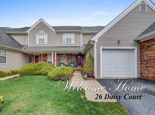 26 Daisy Ct, Whitehouse Station, NJ 08889