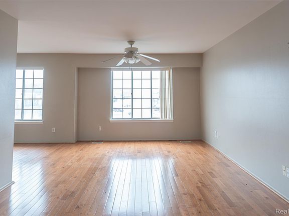 3rd image of 30200 Southfield Rd APT 204