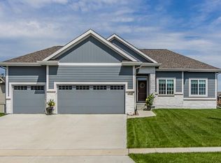 1710 NW Reinhart Dr, Ankeny, IA 50023